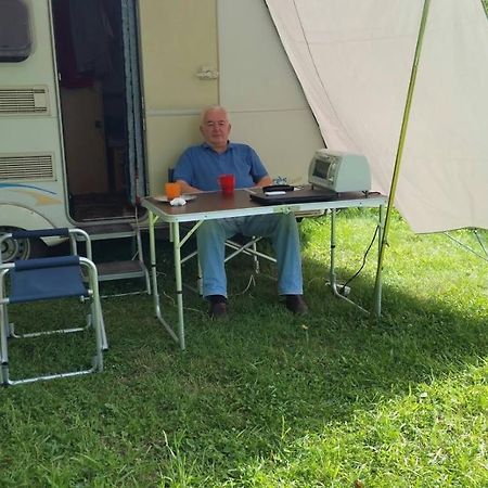 Camping Aviator, Numai Teren, Campare Pentru Rulote Autorulote Personale, Campingul Nu Are Rulote !!! Buşteni 外观 照片