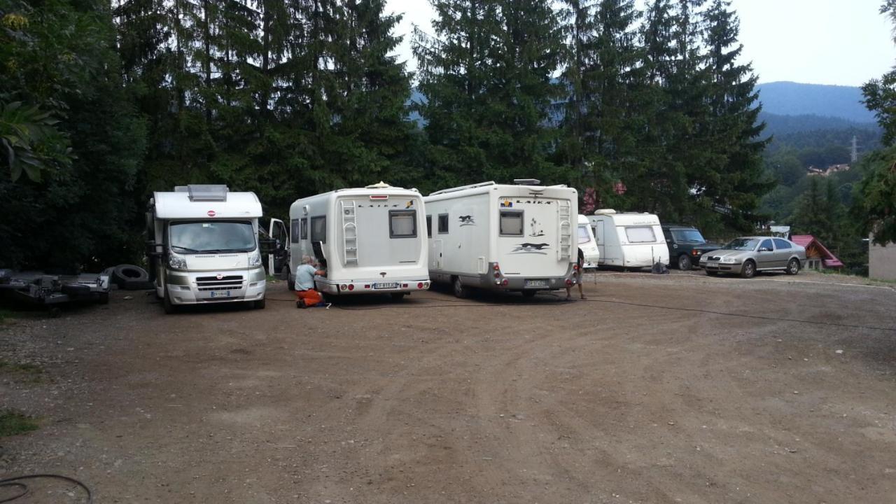 Camping Aviator, Numai Teren, Campare Pentru Rulote Autorulote Personale, Campingul Nu Are Rulote !!! Buşteni 外观 照片