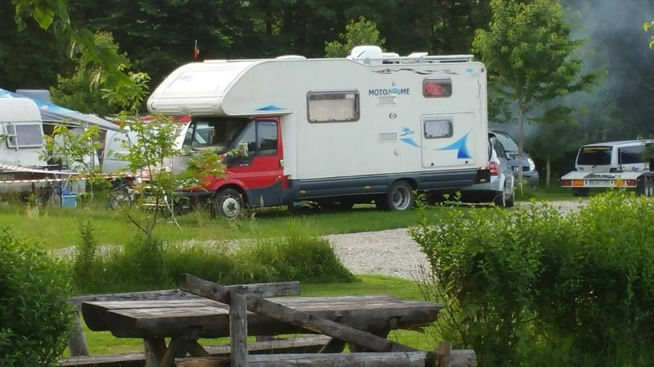 Camping Aviator, Numai Teren, Campare Pentru Rulote Autorulote Personale, Campingul Nu Are Rulote !!! Buşteni 外观 照片