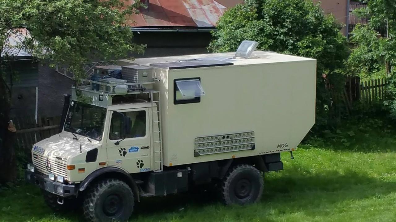 Camping Aviator, Numai Teren, Campare Pentru Rulote Autorulote Personale, Campingul Nu Are Rulote !!! Buşteni 外观 照片